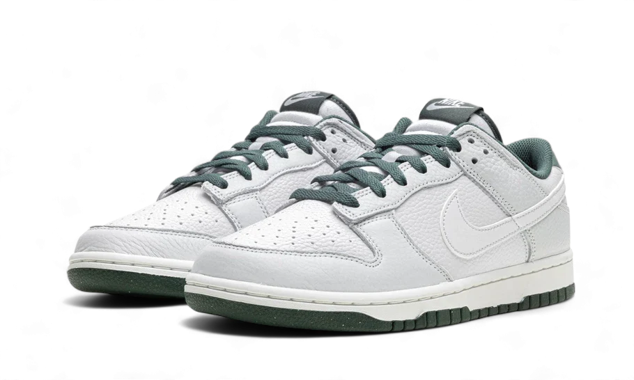 Dunk Low Retro SE Photon Dust Vintage Green