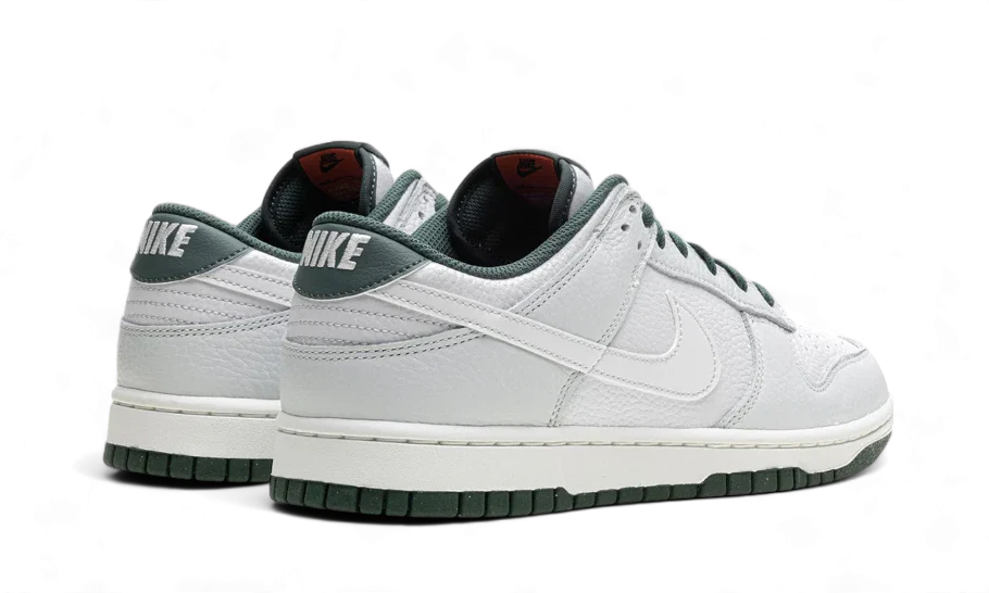 Dunk Low Retro SE Photon Dust Vintage Green