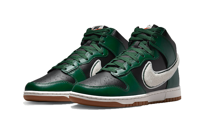 Black nikes online with green swoosh