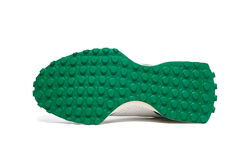 https://cdn.shopify.com/s/files/1/2358/2817/products/Wethenew-New-Balance-327-Casablanca-Green-4.png?v=1595344046
